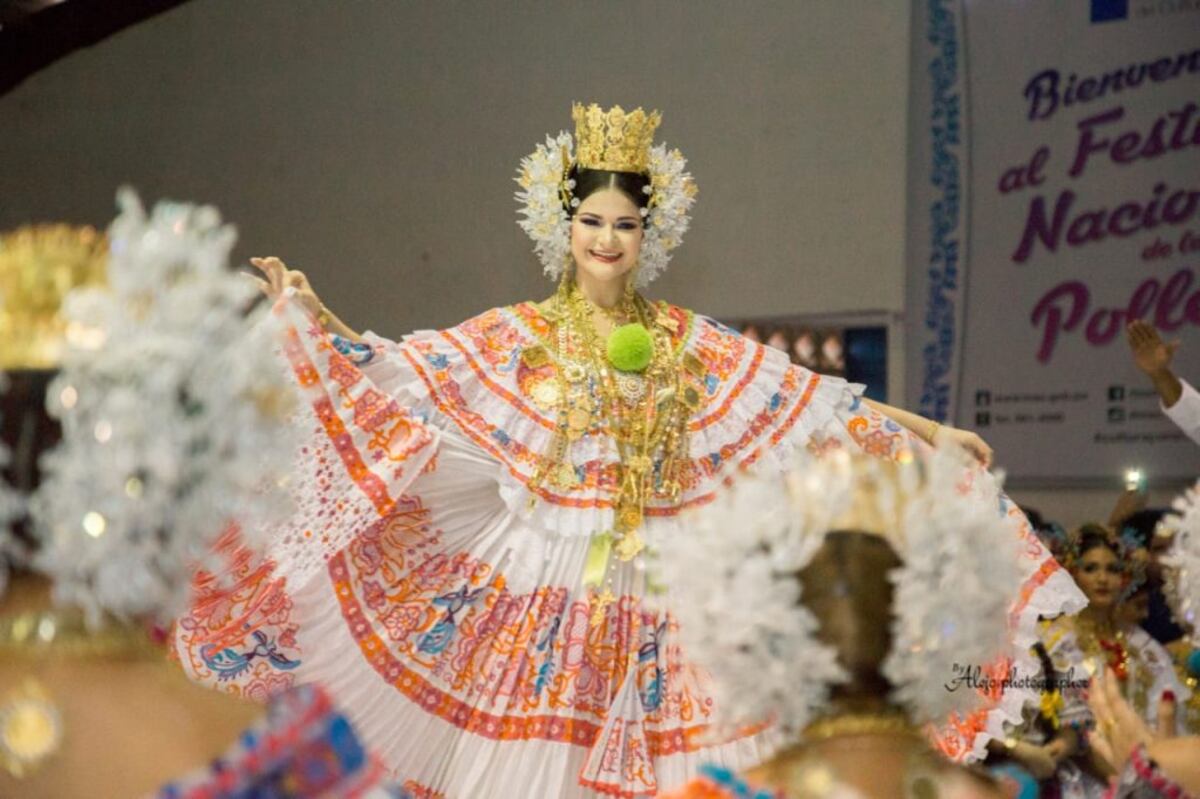 Tres líderes panameñas después del Concurso Nacional de Oratoria