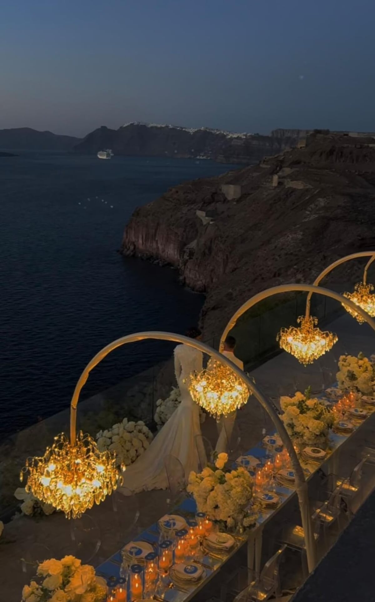 La boda de ensueño de una miss panameña en Santorini, Grecia