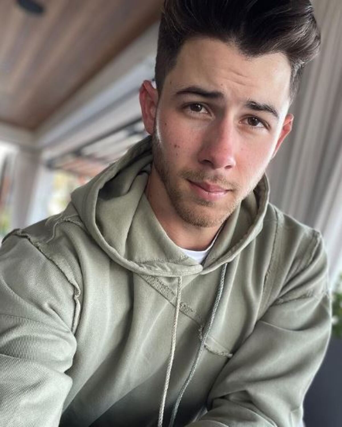 Cardi B, Selena Gomez, Jin de BTS, famosos que cumplirán 30 este año