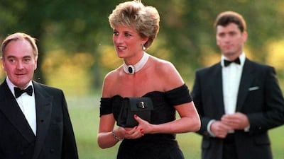 La historia del vestido de la "venganza" que usó Diana de Gales tras la confesión de adulterio de Carlos III y que ahora sale a subasta