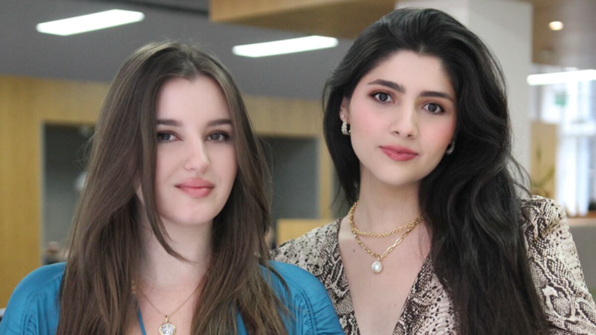 La polémica tras la aparición en Vogue por primera vez de una modelo creada con Inteligencia Artificial