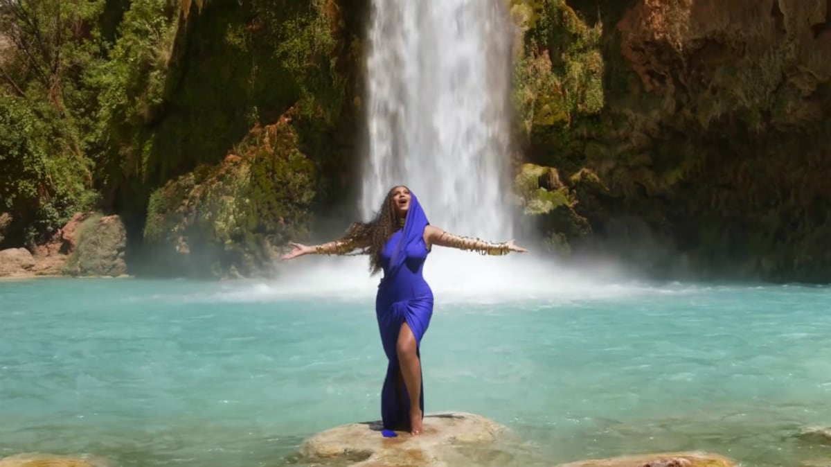 Beyoncé y los 12 atuendos de Spirit