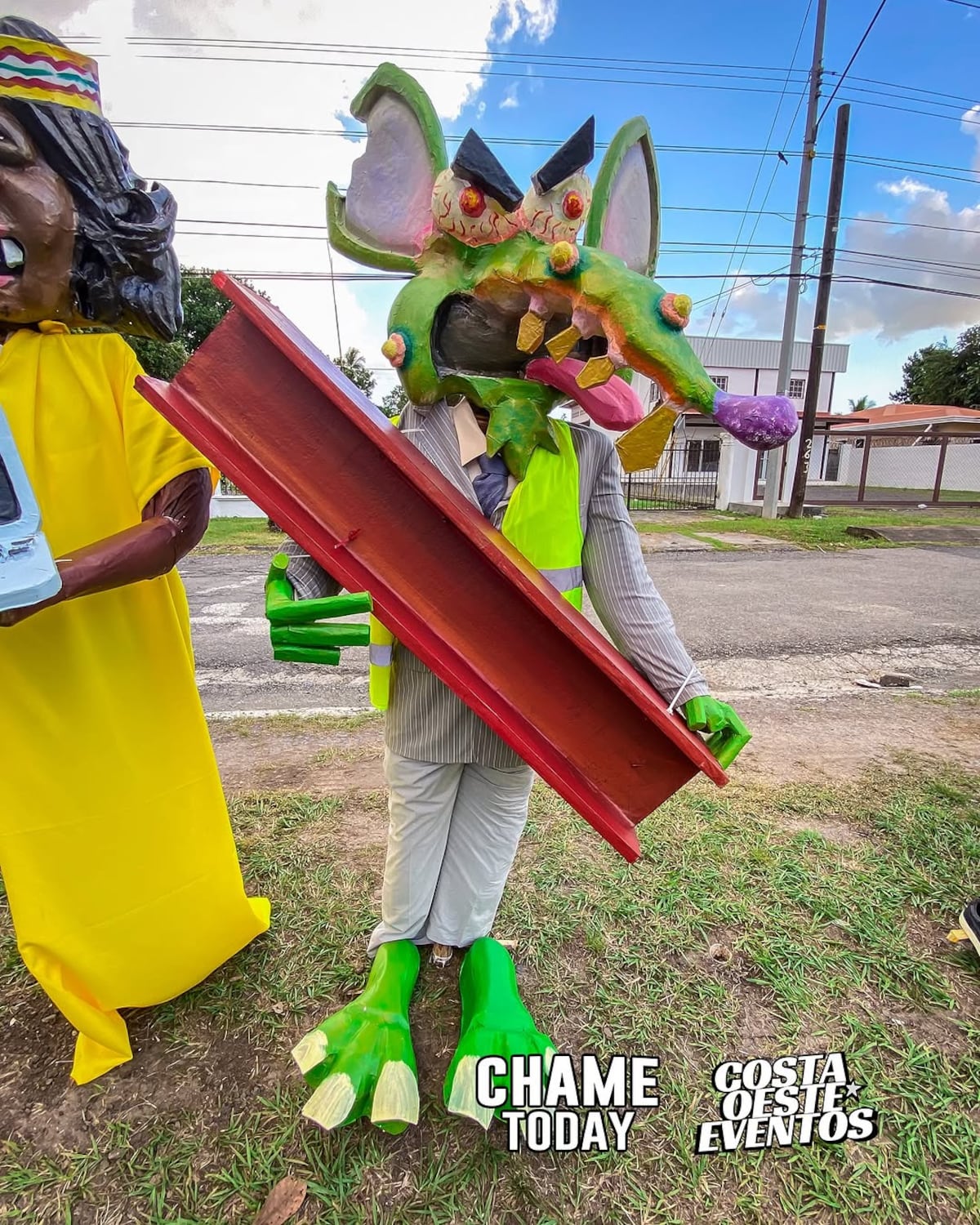 Mayer Mizrachi (y su perrita Tina montada en un Tesla), Atheyna Bylon y otros muñecos de fin de año en Panamá