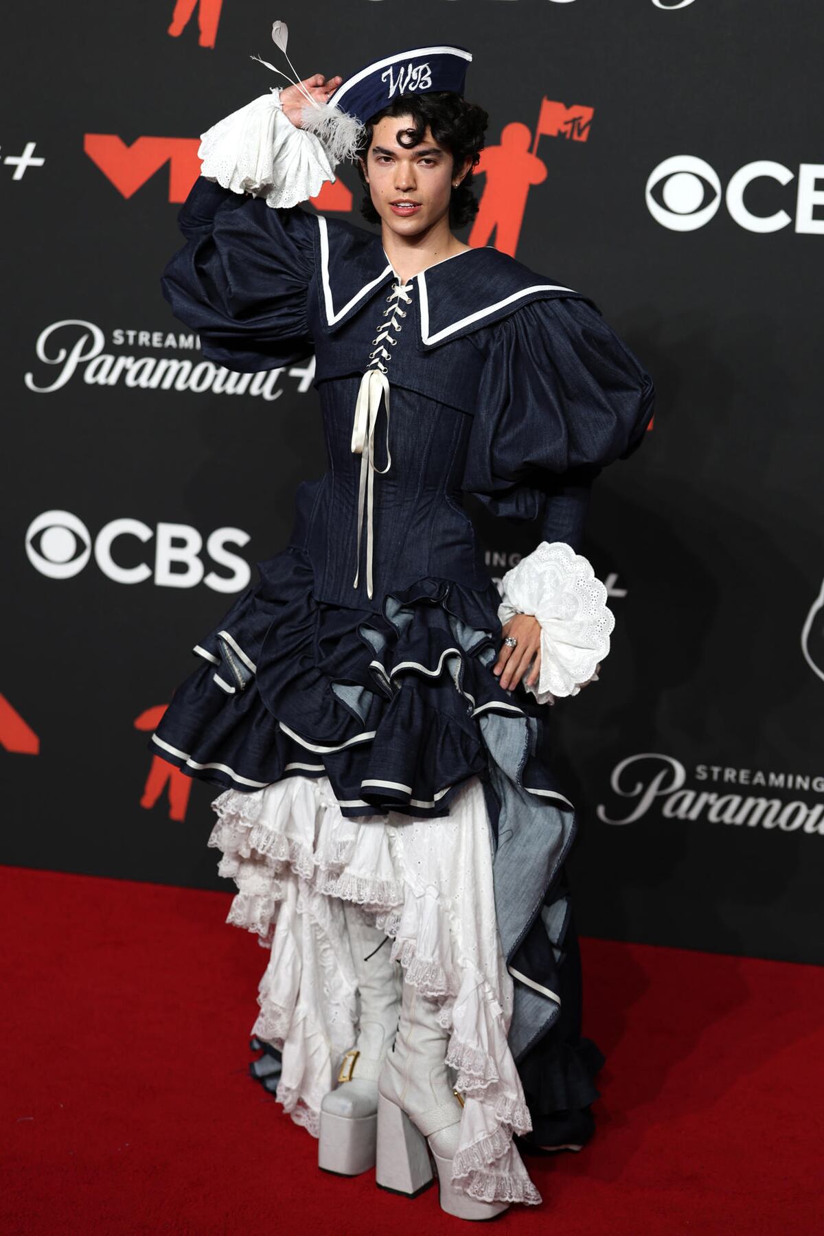 Brillo, encajes y rock: la moda que marcó los MTV VMAs 2025