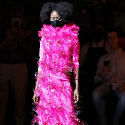 En backstage con mascarilla: Magda Tamayo cuenta su regreso a la pasarela
