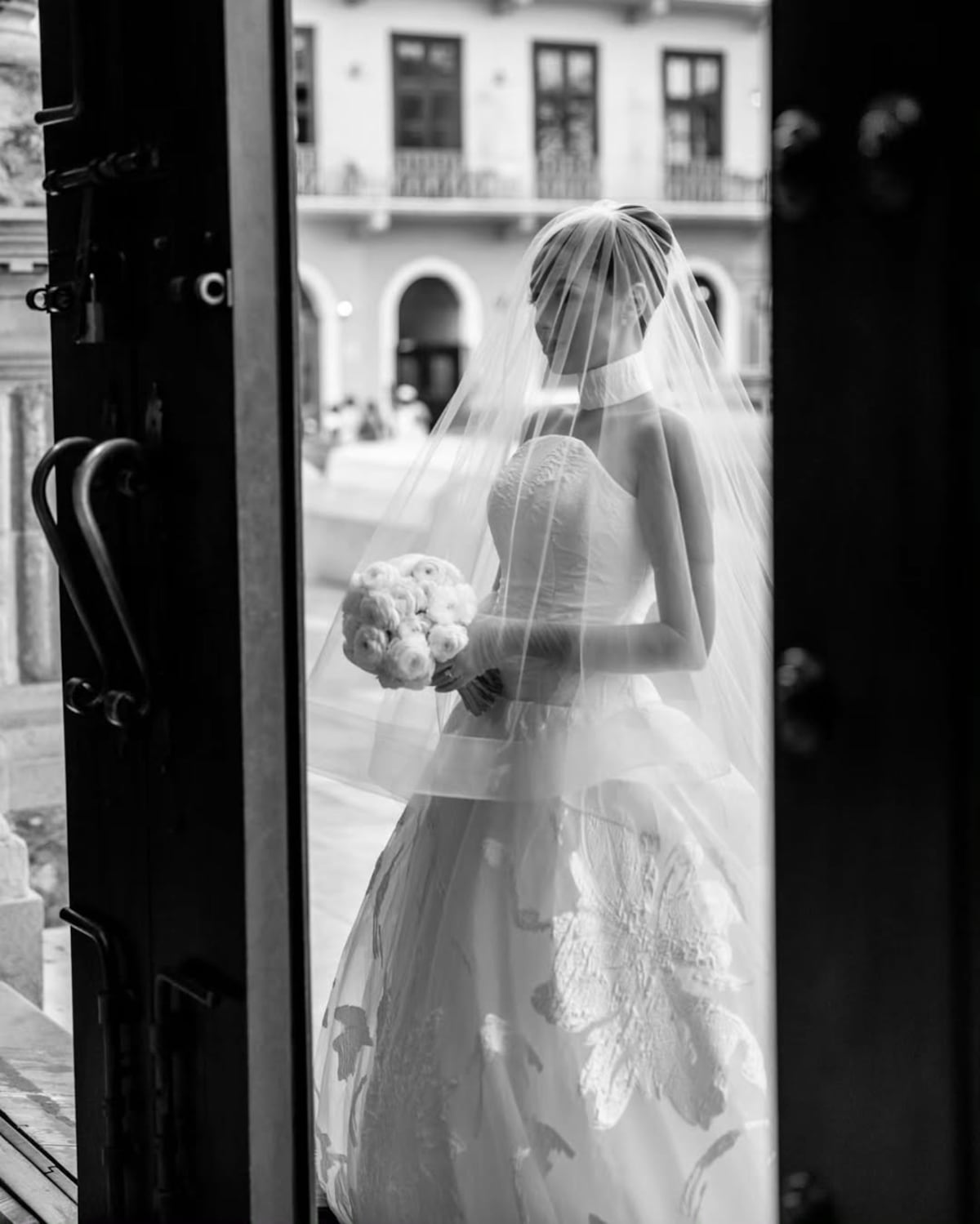 La boda de Dayana Sáez y Gio Scollo en Casco Antiguo y con banda musical