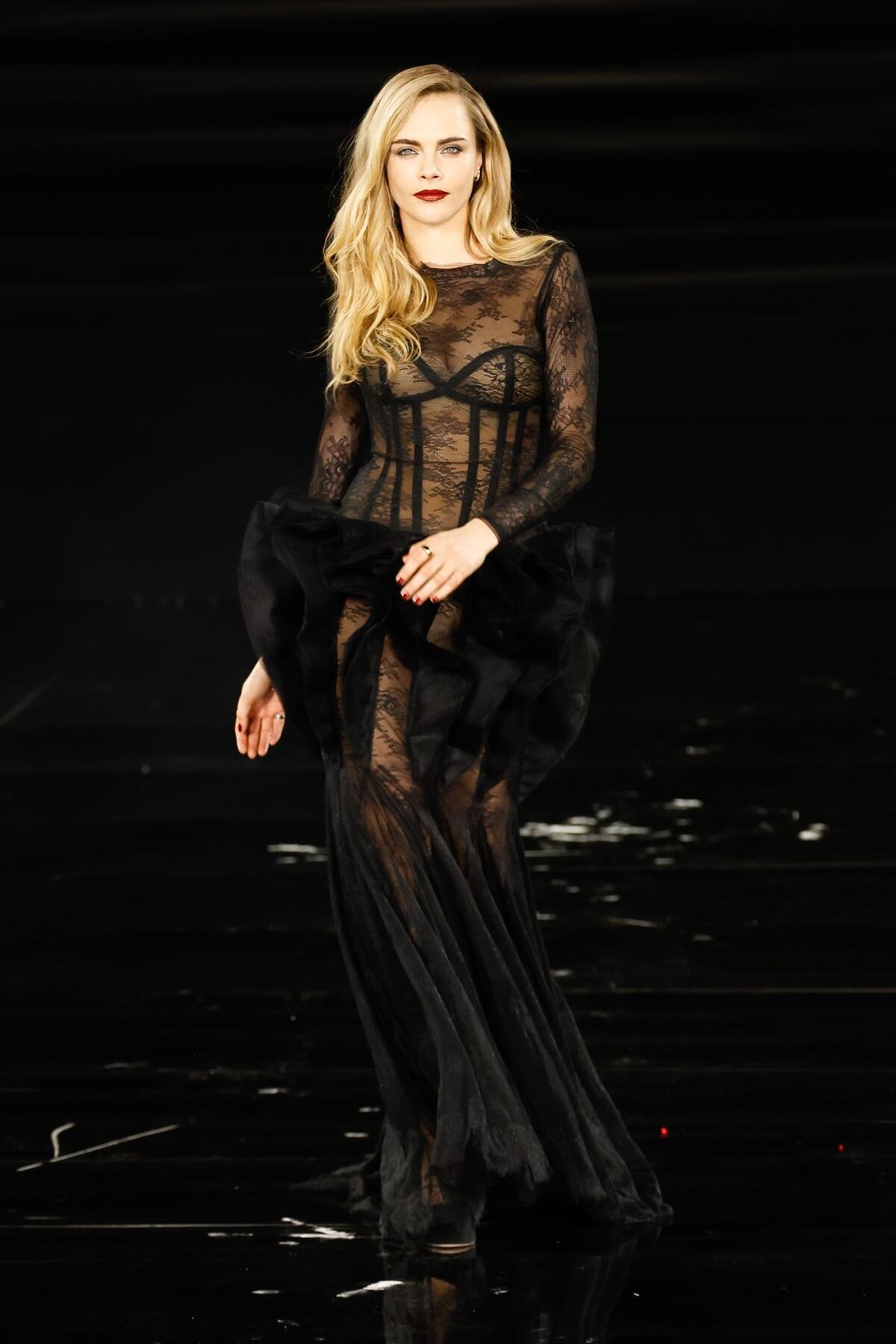 Jane Fonda, Anitta, Viola Davis, Belinda y demás celebridades reunidas en una misma pasarela en París Fashion Week