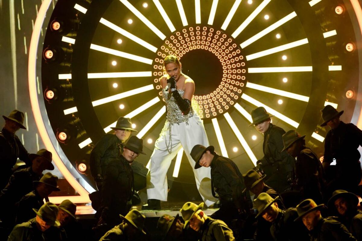 Luis Fonsi se lleva cinco premios Billboard 2018 por Despacito