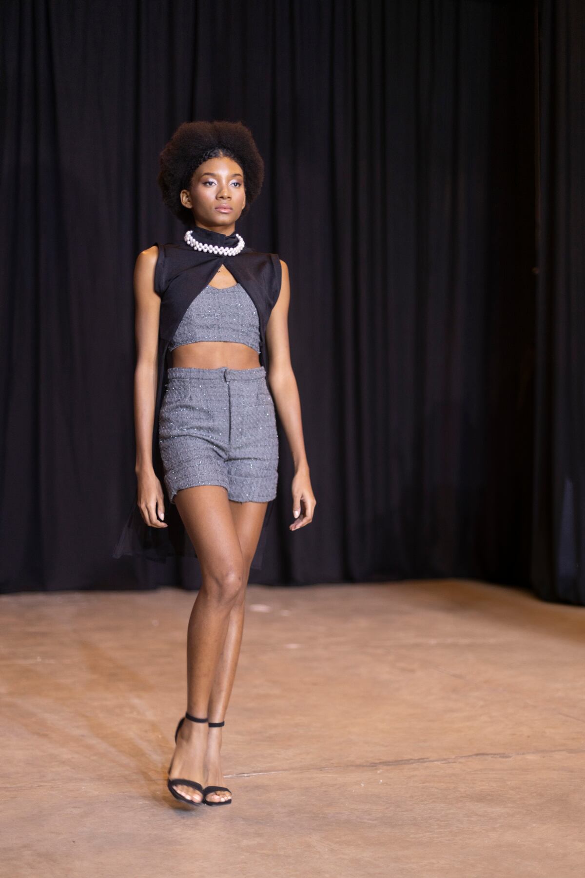 Estudiantes de Diseño de Moda de la Universidad de Panamá se toman La Manzana del Casco Antiguo