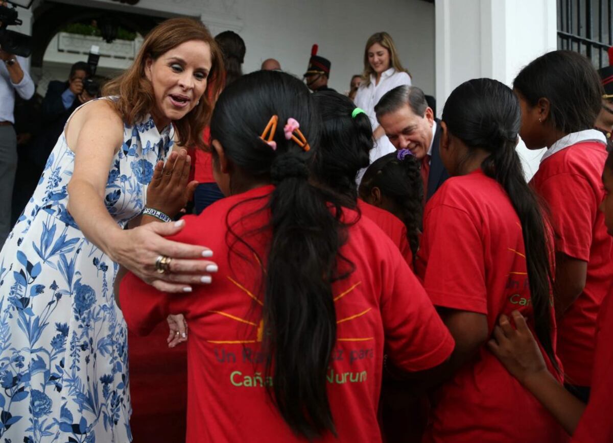 Yazmín, Nito y 104 niños en una tarde ‘histórica’ en la Presidencia