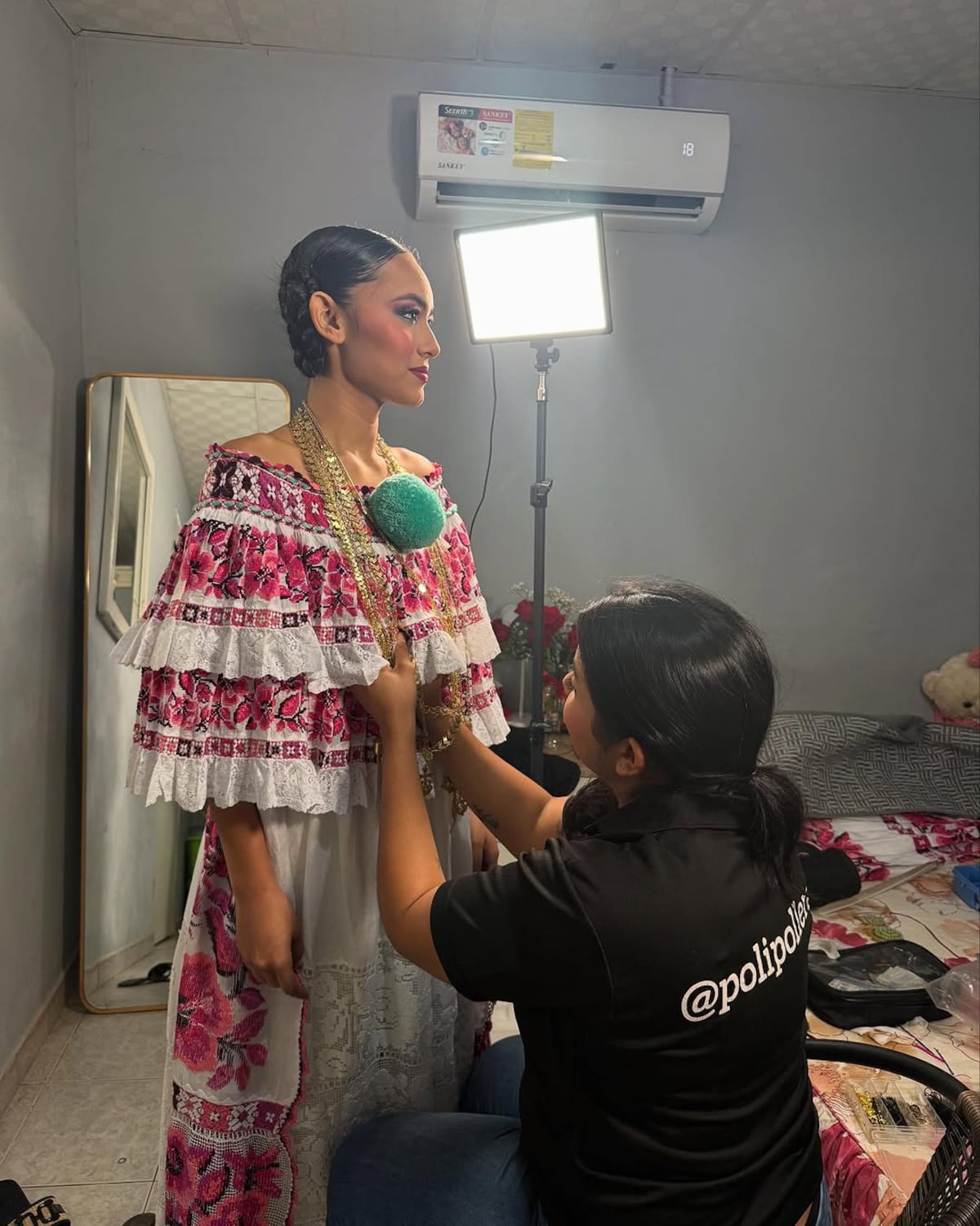 ¿Cuánto cuesta alquilar una pollera en Panamá?