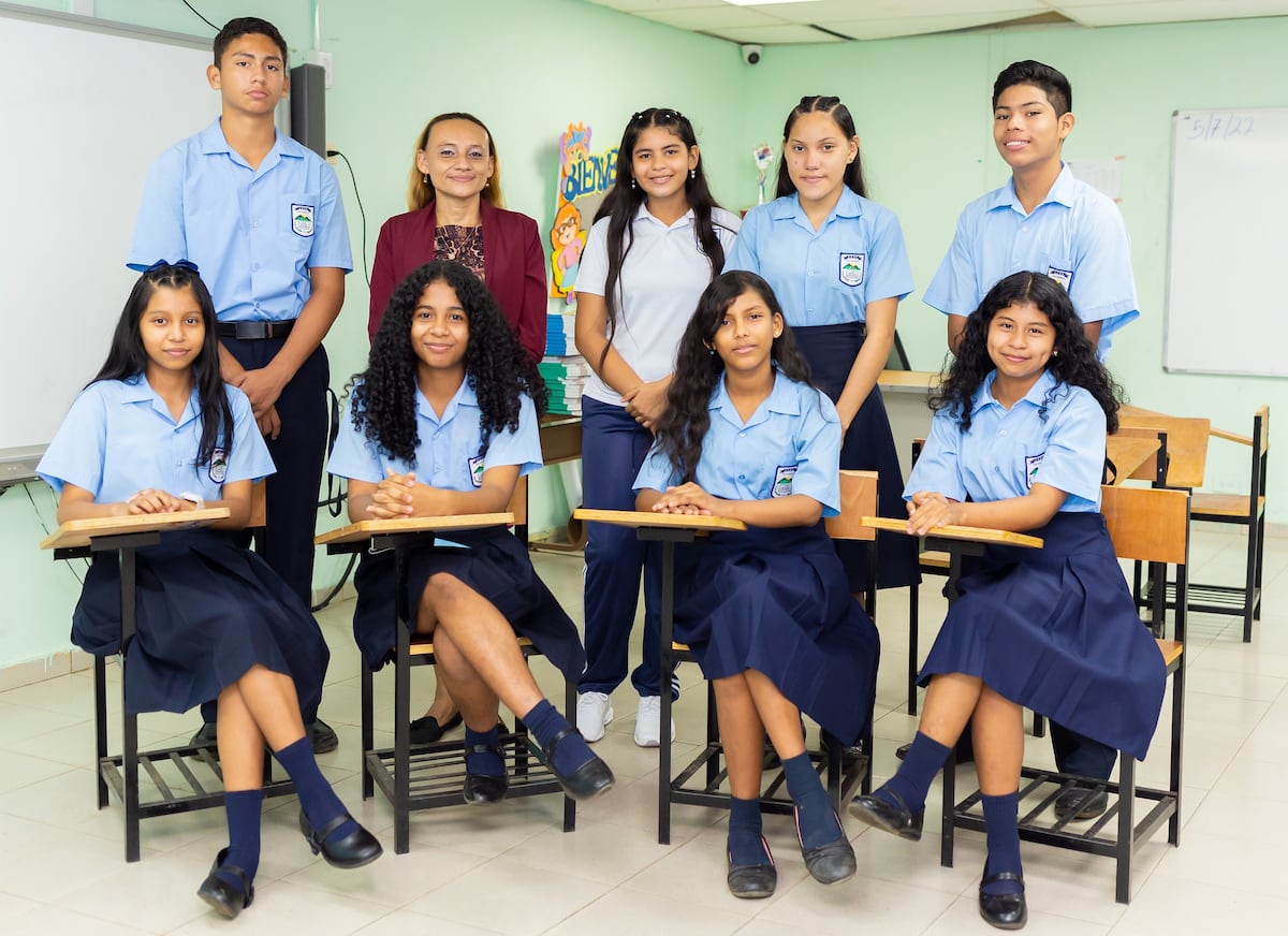 La profesora Cidia y sus hijos espirituales