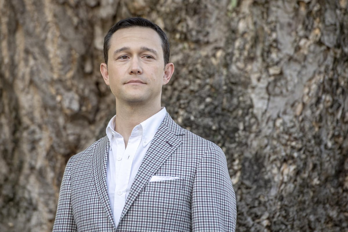 Joseph Gordon-Levitt dirigirá a Anne Hathaway en un thriller sobre inteligencia artificial