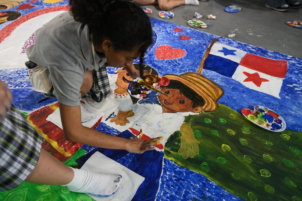‘Hilvanando Ilusiones’: jóvenes dominicanos llenan de creatividad la Ciudad de las Artes