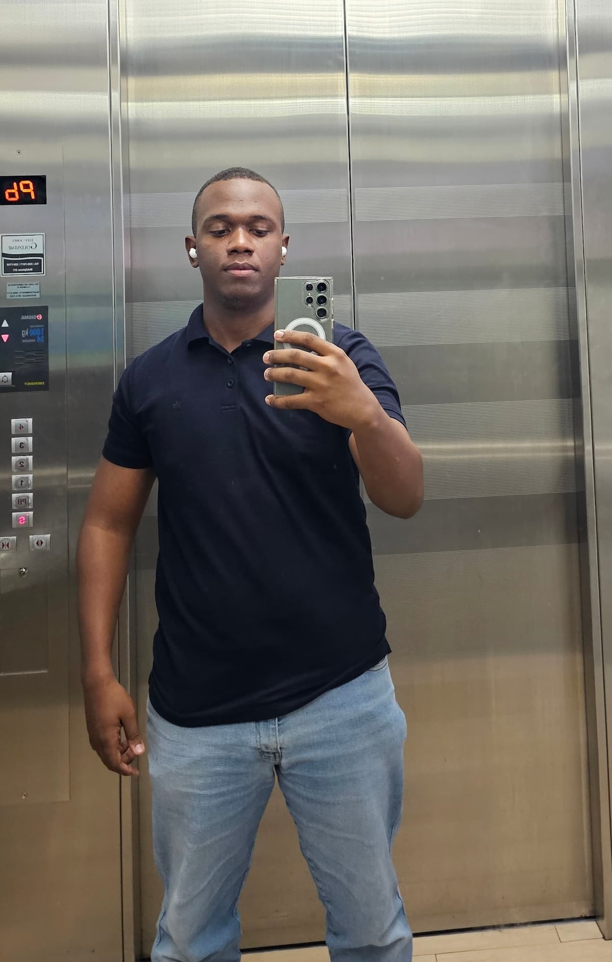 Preparados, nerviosos, preocupados, decididos: jóvenes que van a votar por primera vez en Panamá