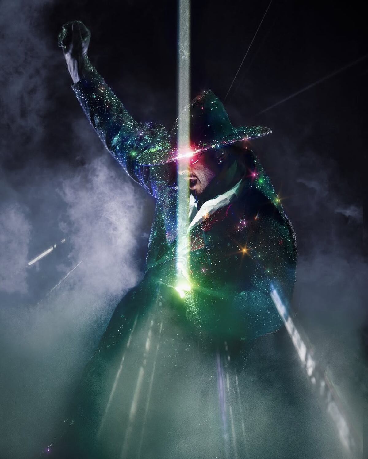 El abrigo de Usher, con 500 horas de bordado a mano y 5 mil cristales de Swarovski, para un concierto en Londres