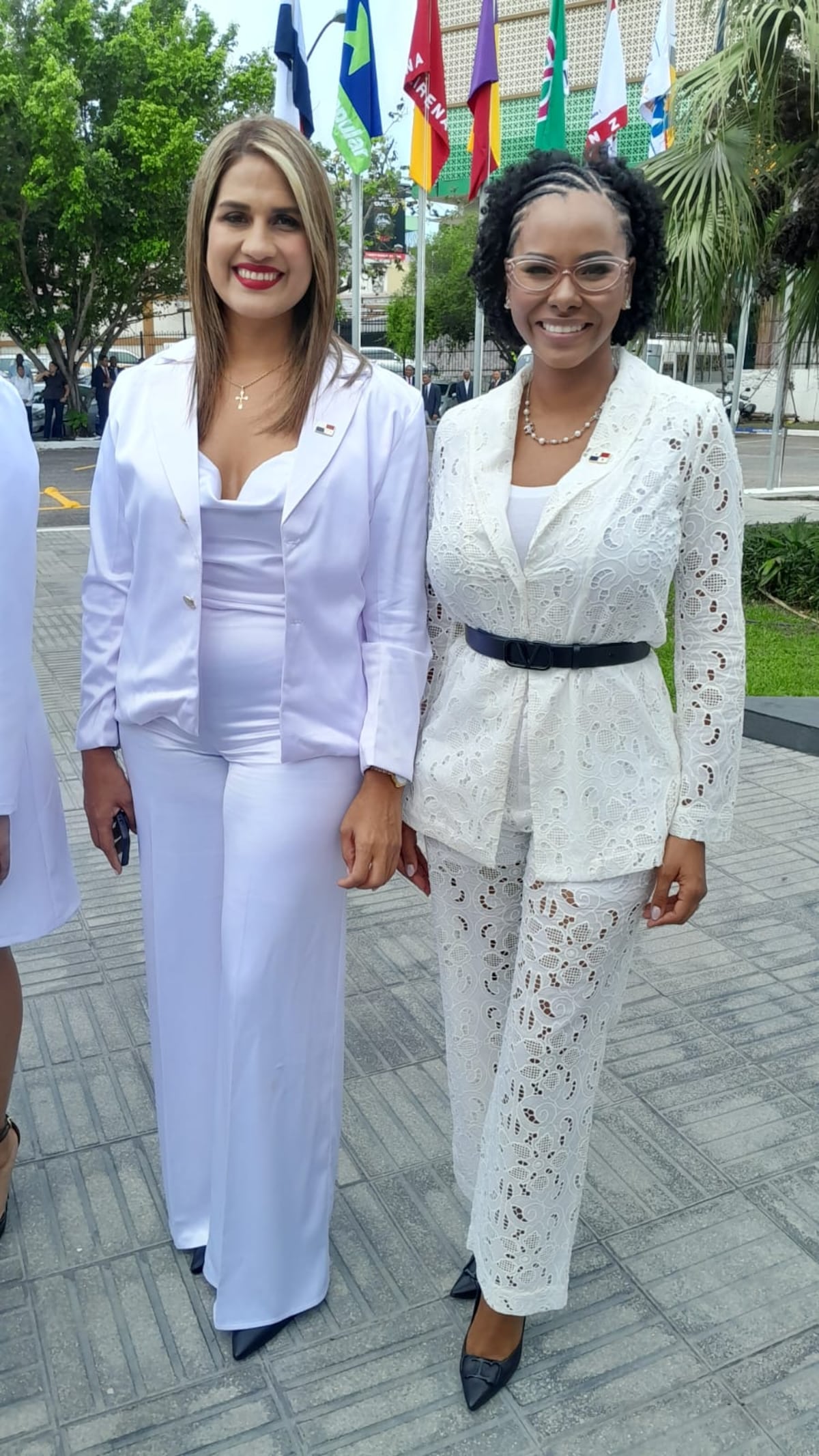 Así fueron los ‘looks’ en blanco de las diputadas en la instalación del nuevo período de la Asamblea Nacional