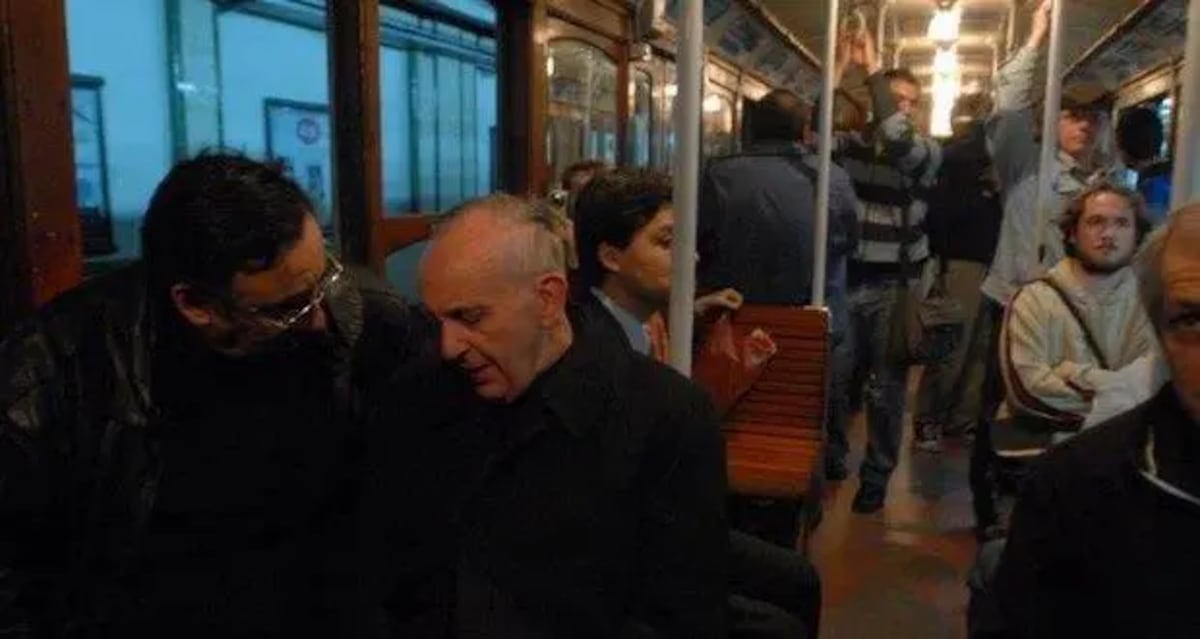 ‘Aura pura’: las fotos del Papa Francisco en sus tiempos de sacerdote que conquistan las redes sociales