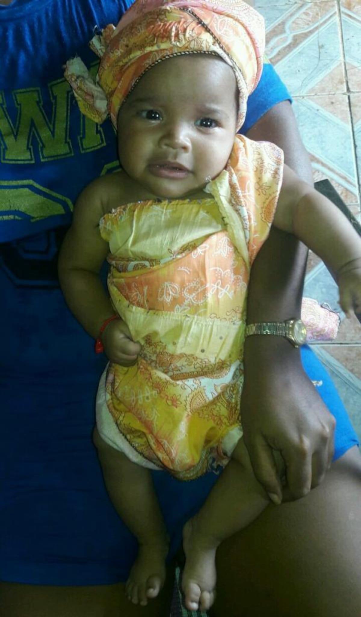 Más niños y jóvenes se visten para celebrar la etnia negra