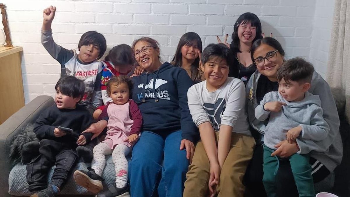 "Llegué última pero me siento ganadora": la inspiradora historia de Ely, la mujer de 64 años que soñaba con correr una maratón y la terminó en más de 7 horas