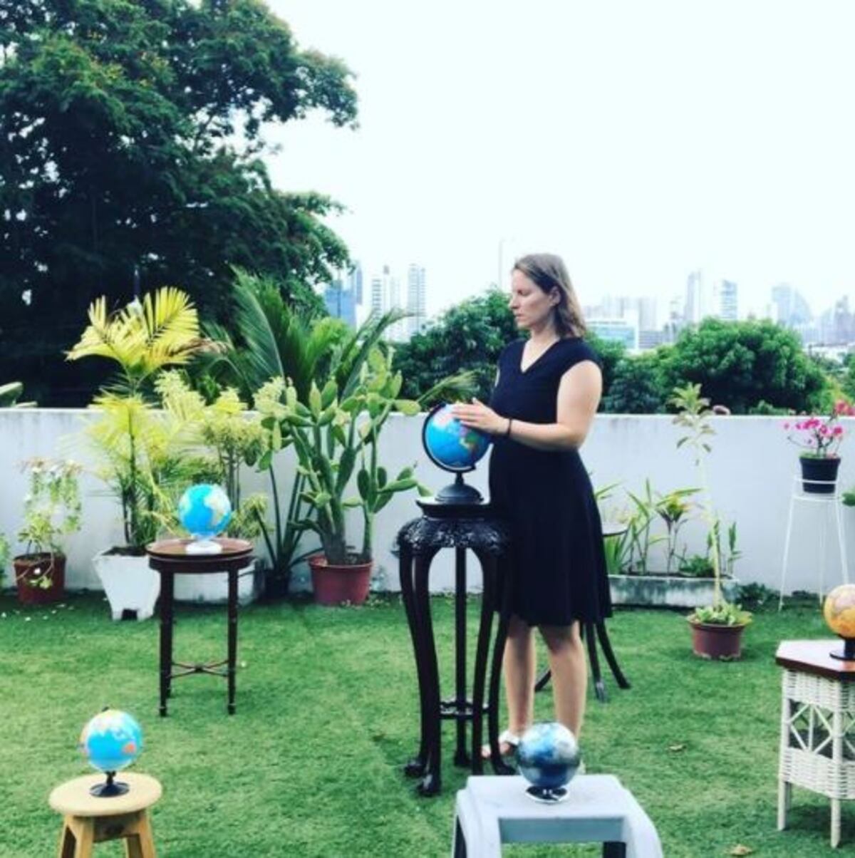 200 días y 500 noches con 12 globos terráqueos