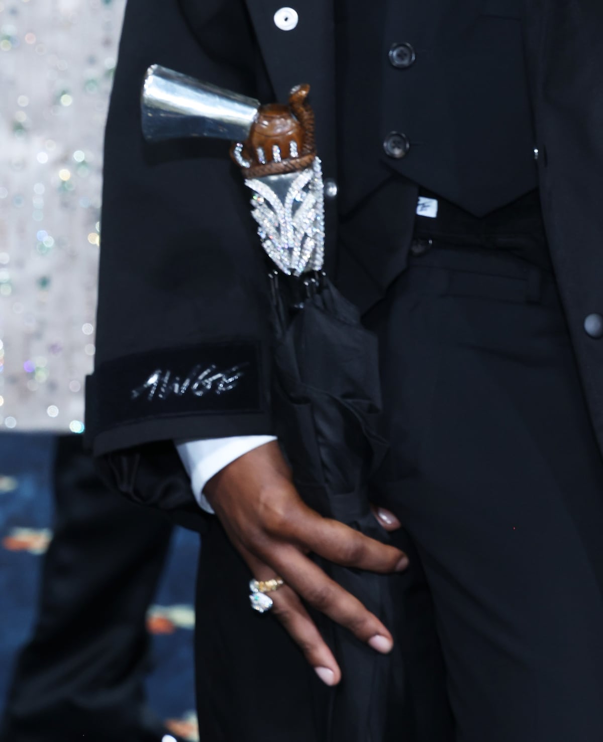 Accesorios que hablaron más que las palabras en la Met Gala 2025