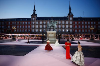 De Yatra a Luis Fonsi, algunos de los invitados al desfile de Carolina Herrera en Madrid
