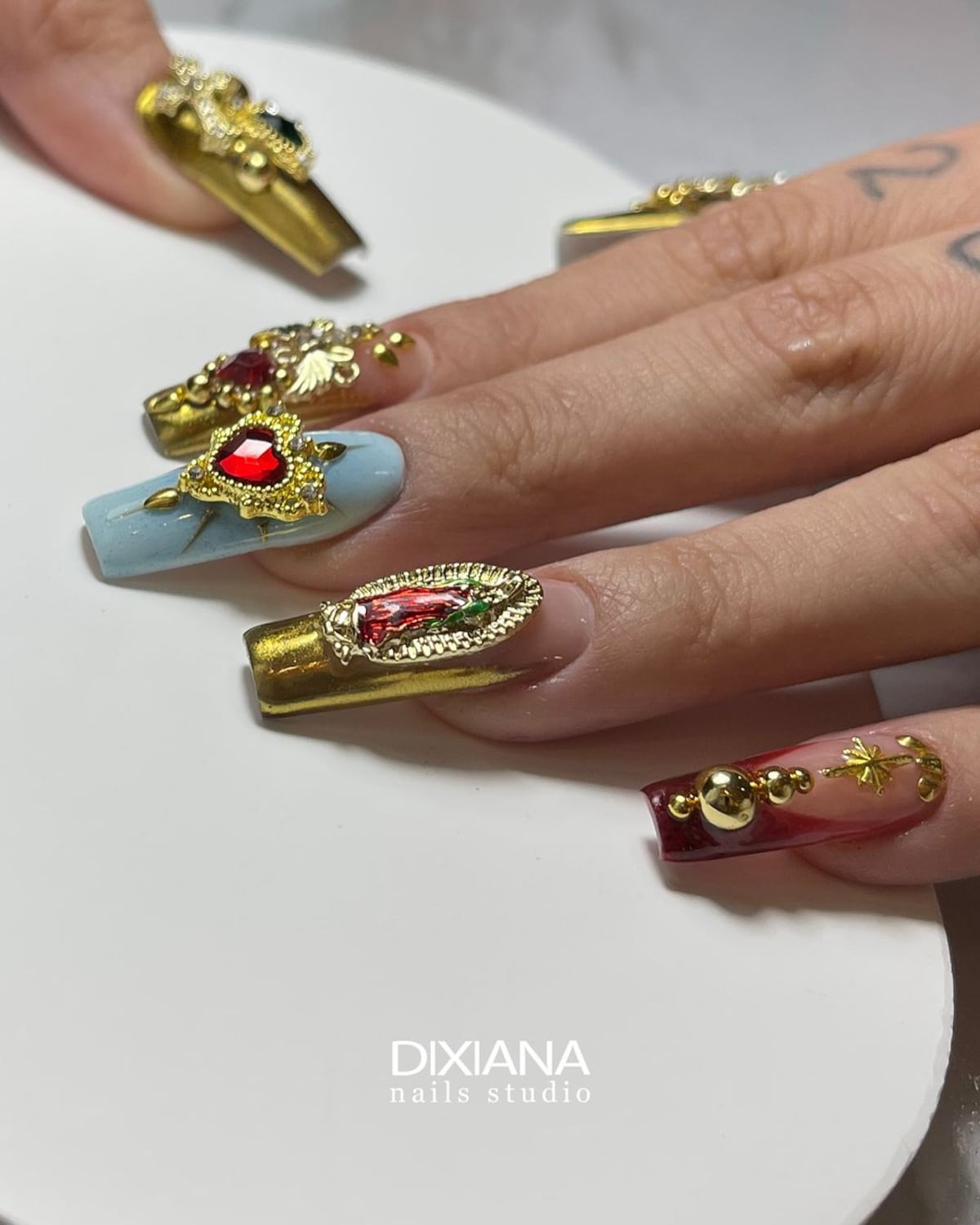 Las uñas de $120 de Aliah Maurette