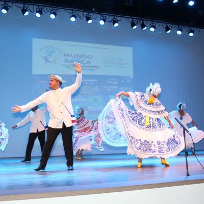 Panamá deslumbra en festival folclórico de Brasil