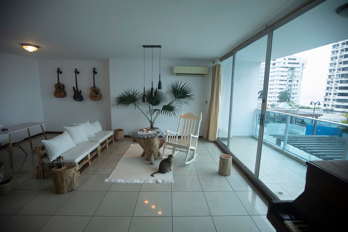 La casa rústica en la ciudad de Miroslava Morales