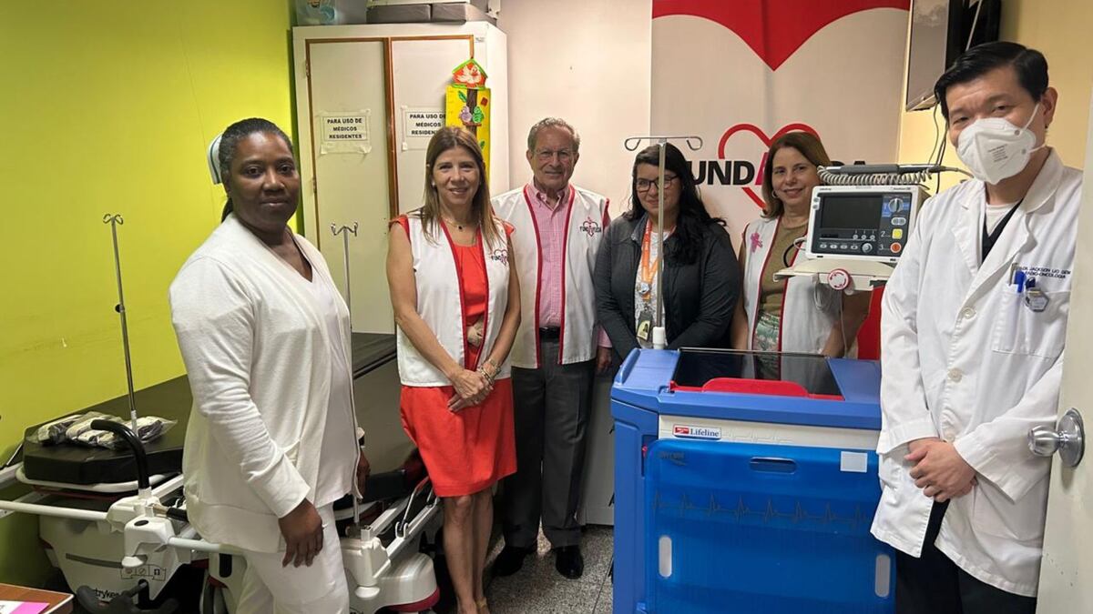 FundAyuda realiza segunda entrega de equipos e insumos al Hospital Oncológico Nacional