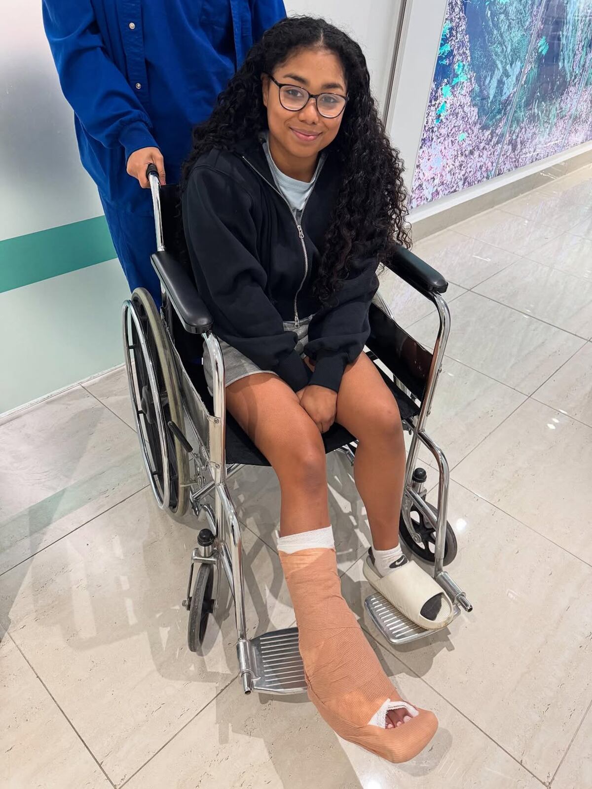 Tras ocho meses de dolor, la gimnasta Hillary Heron se somete a una cirugía por osteofitos 