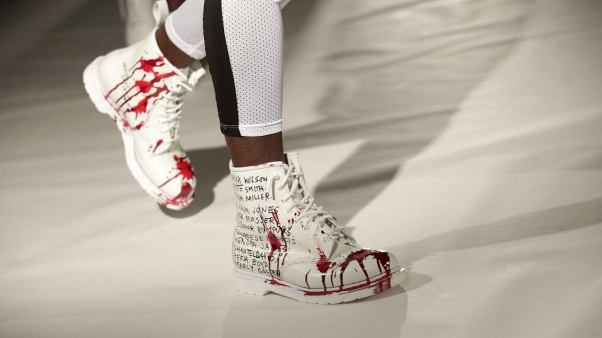 Ropa en contra del racismo: cuando la indumentaria protesta ante la injusticia racial