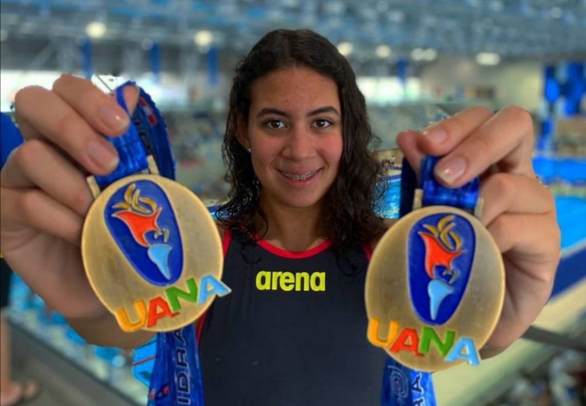 Emily Santos, la nadadora de oro de Panamá