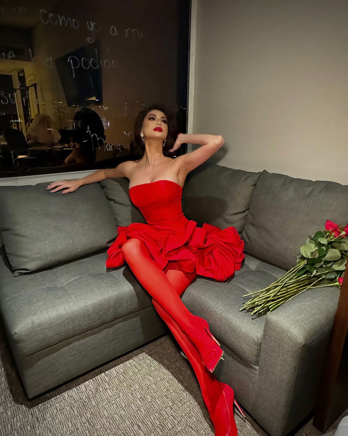 Miss Panamá, Italy Mora, llega vestida de Carolina Herrera a Miss Universo