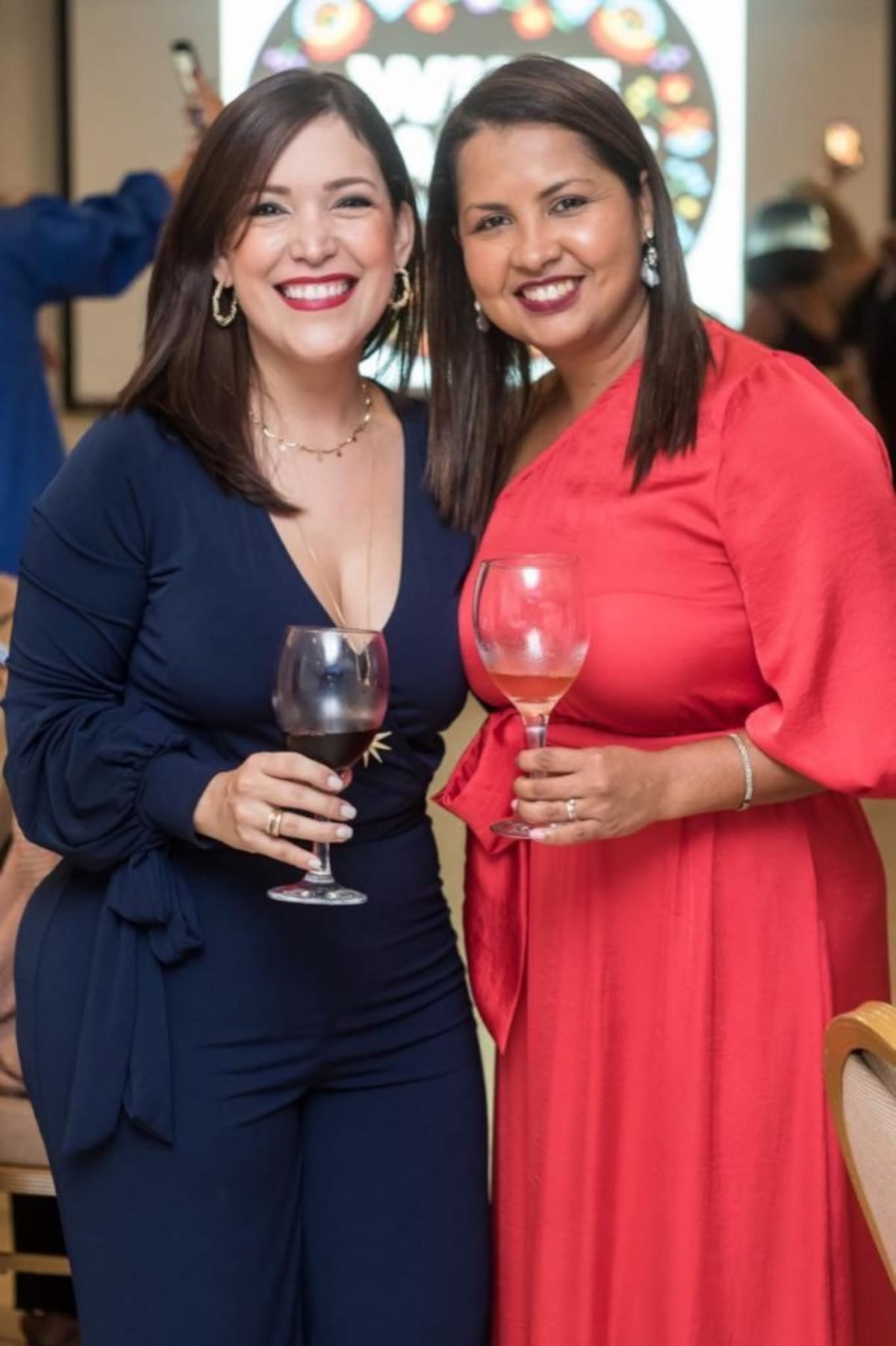 Aprendiendo y riendo juntas: 9 grupos de mujeres para unirse en Panamá