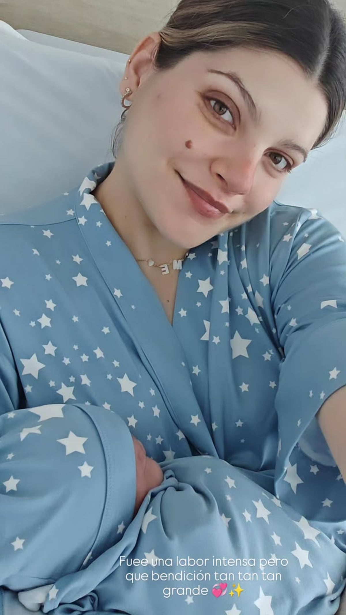 La presentadora de tv, Amanda Díaz, y su esposo Mario Fonseca dan la bienvenida a su primer hijo