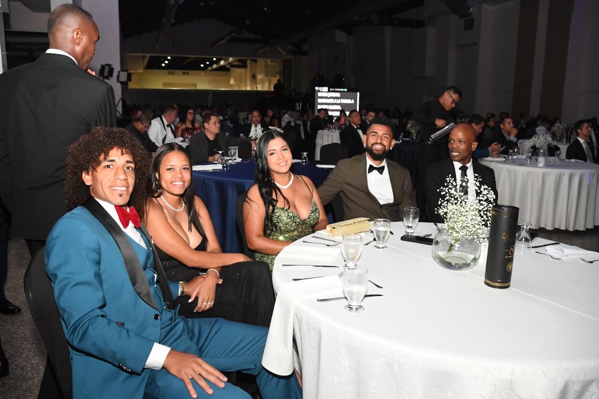 Así lucieron las estrellas de fútbol panameño en la alfombra roja de los premios Afutpa 2024