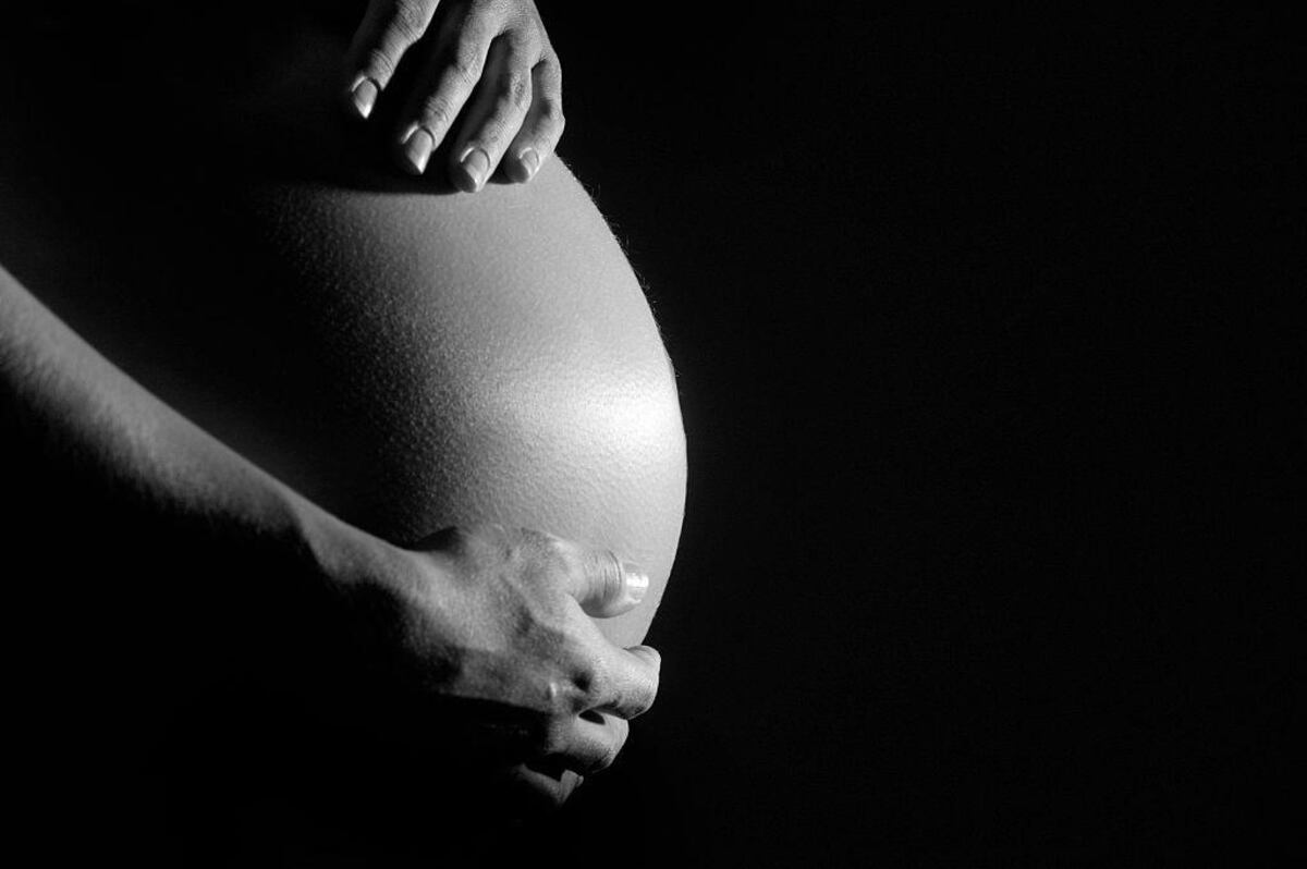 “Nos reencontramos después de 40 años y el amor aún estaba ahí”: la conmovedora historia de dos adolescentes que fueron separados cuando ella quedó embarazada