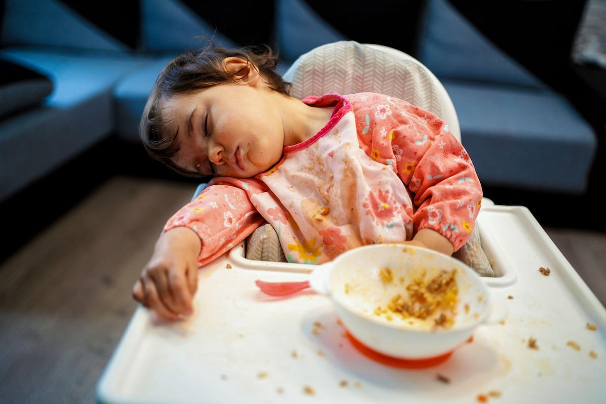 Cuál es la razón de que nos dé sueño después de almorzar