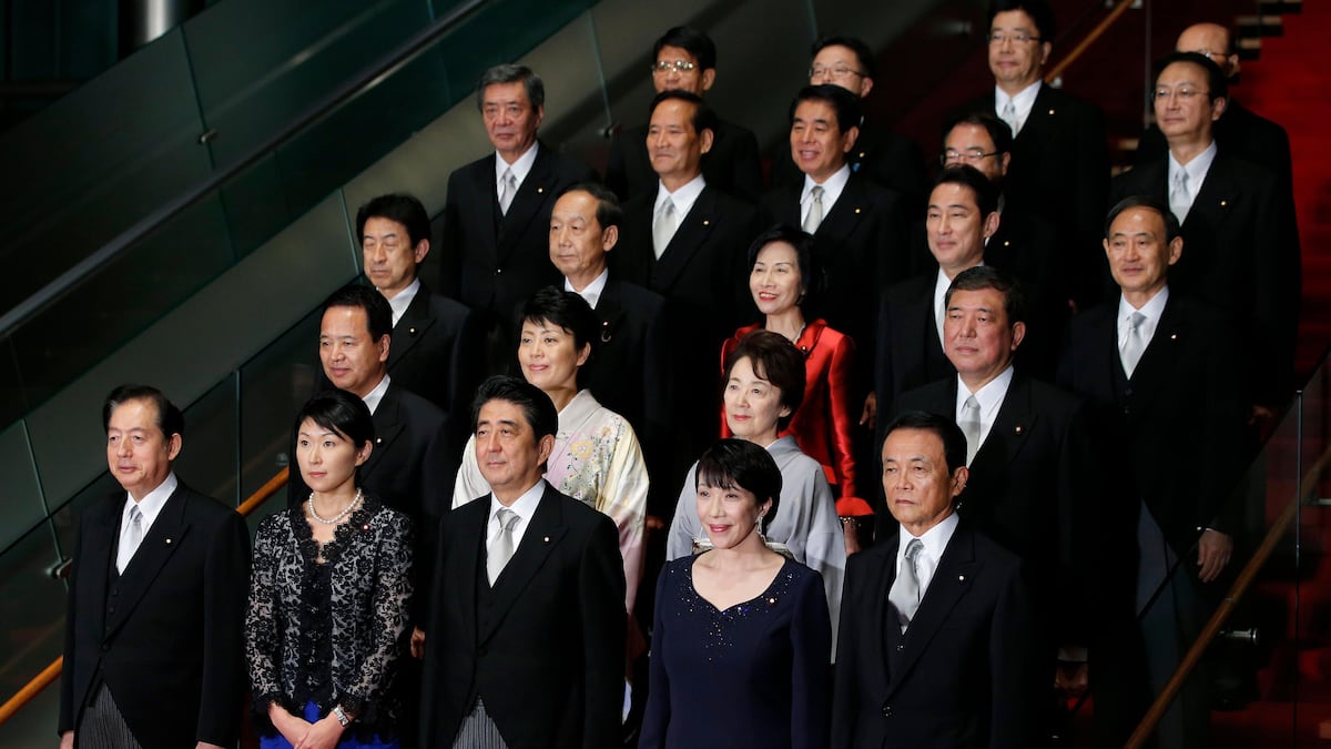 Sanae Takaichi, la baterista de heavy metal y admiradora de Thatcher que se convierte en la primera mujer en liderar el gobierno de Japón