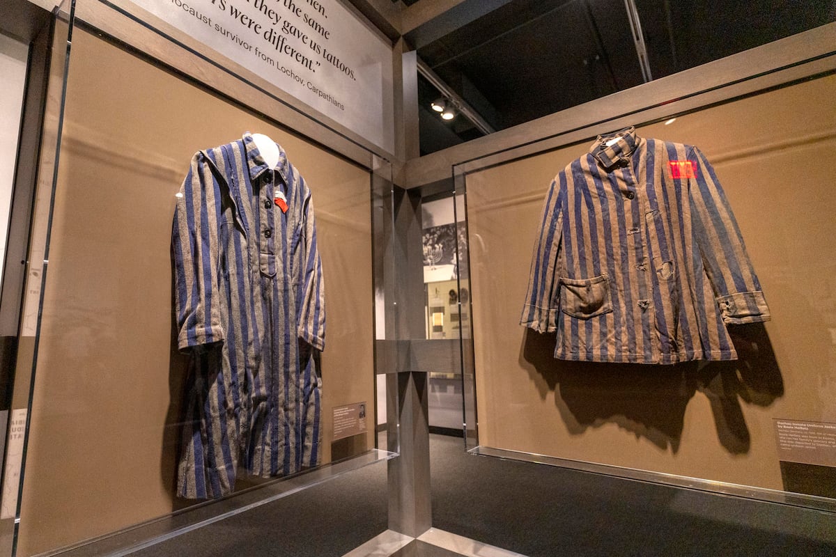 Un museo de Nueva York reúne a unos 200 supervivientes del Holocausto
