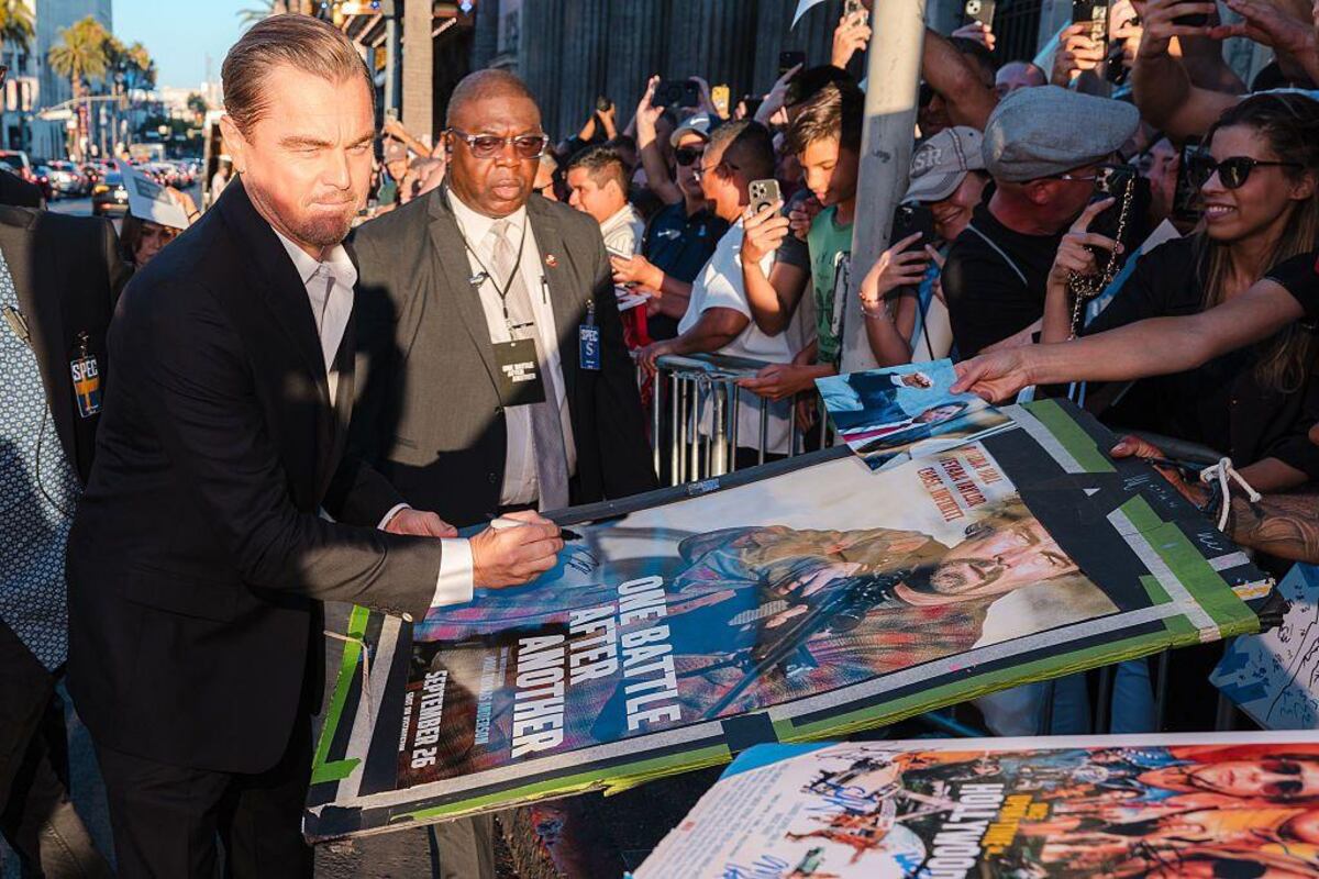 “Es una comedia de acción deslumbrante”: la crítica de la BBC sobre la nueva película de Leonardo DiCaprio