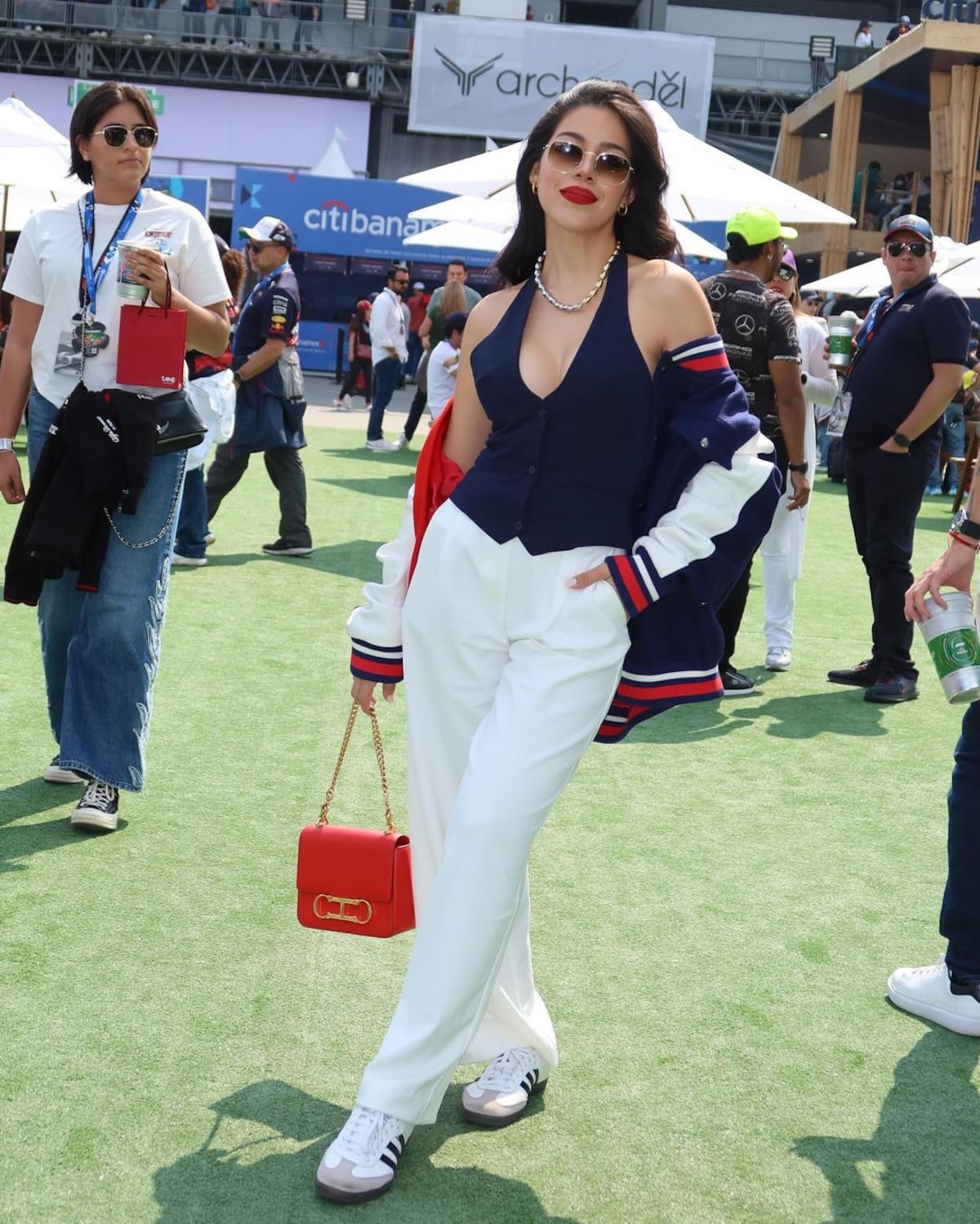 La aparición sorpresa de Brad Pitt y la panameña Sasha Nikyta: 5 momentos favoritos de la F1 en el Gran Premio de México