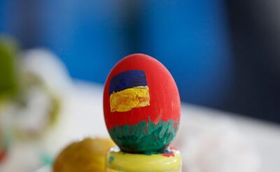 No lavar la ropa y romper huevos en compañía: supersticiones que marcan la Pascua rumana