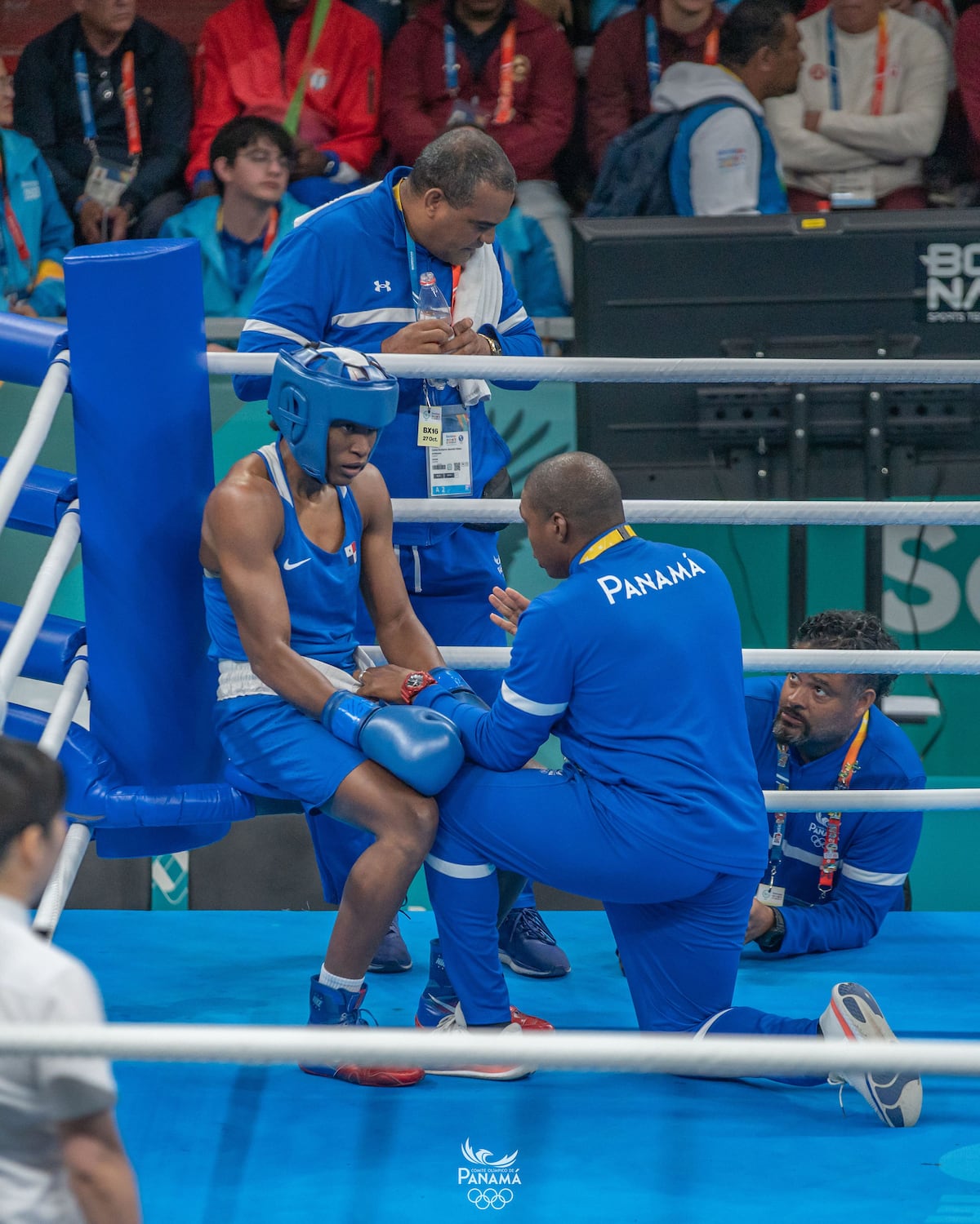 Gustavo Caicedo, el entrenador darienita y capitán de la policía que acompaña a Atheyna hacia el triunfo olímpico