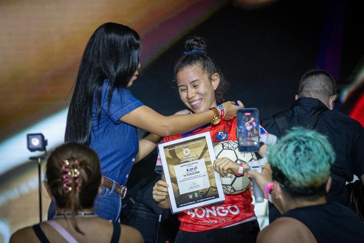 La panameña Karol Rojer gana el primer lugar en el Campeonato Norteamericano de Fútbol Freestyle