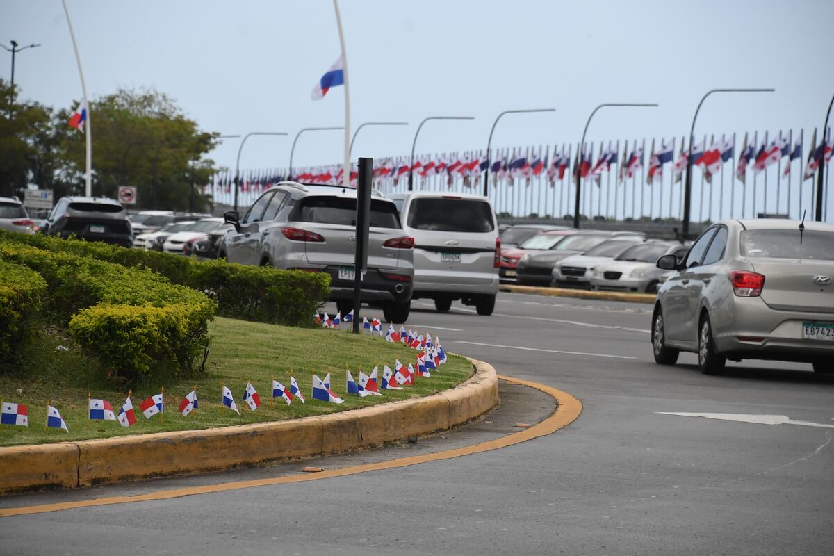 ¿Por qué se están colocando banderas panameñas en enero?