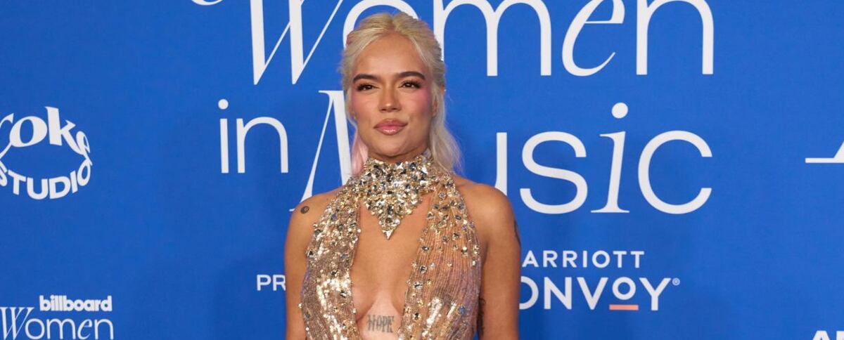 Karol G, vestida de alta costura para recibir el premio a la Mujer del Año