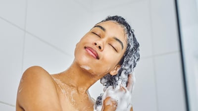¿Puede el champú reparar el cabello?: 4 mitos sobre el cuidado capilar desmentidos por expertos
